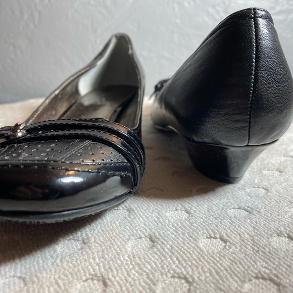 Aldo Women Ballet Flat Pumps Black Leather Perforated Buckle Slip On Low Heel - Picture 5 of 16
